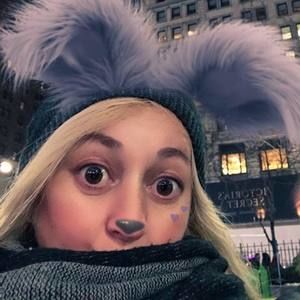 Meet your Posher, Dalia